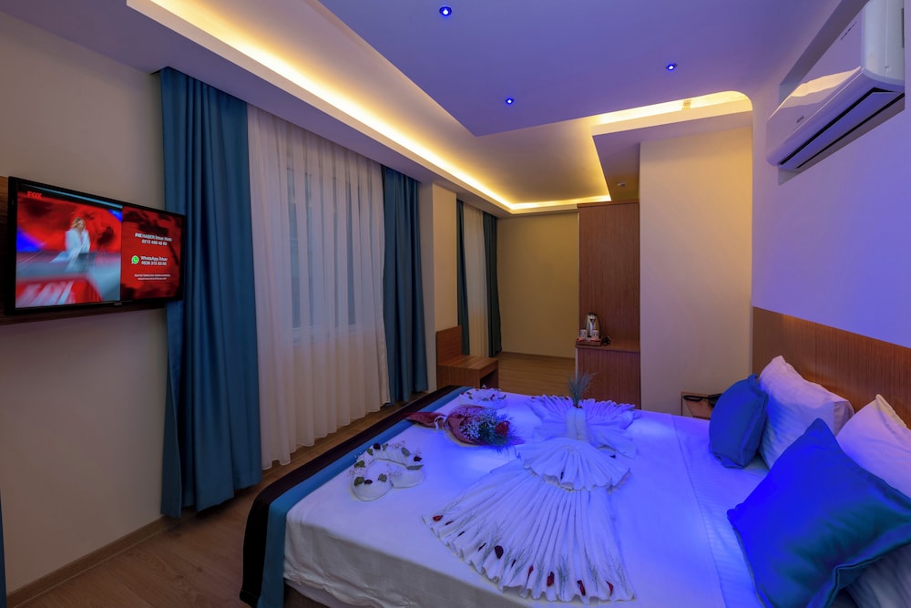 Diamond luxury Hotel 12/37