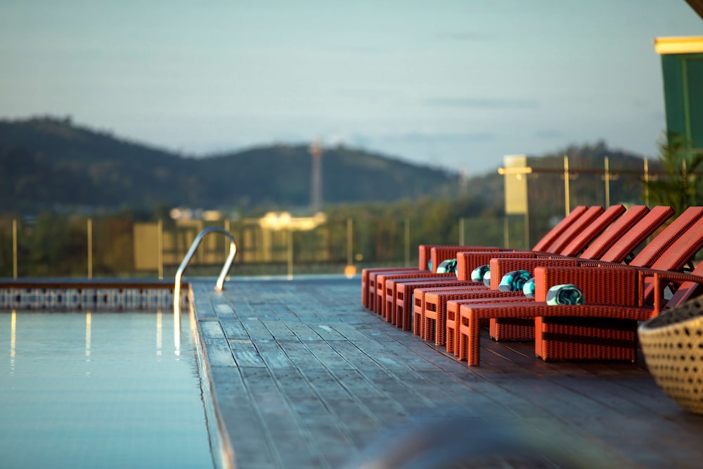 Wyndham Panbil Batam 76/105