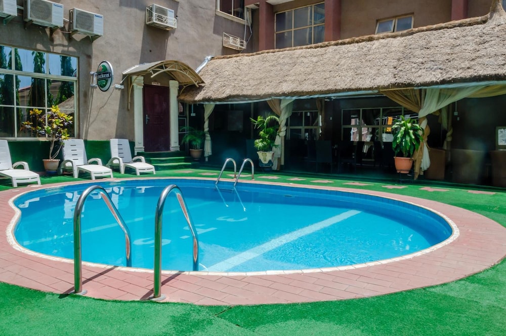 3j Apos S Hotel Ltd 62/64