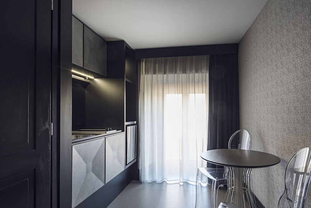Unica Suite Rome 35/63