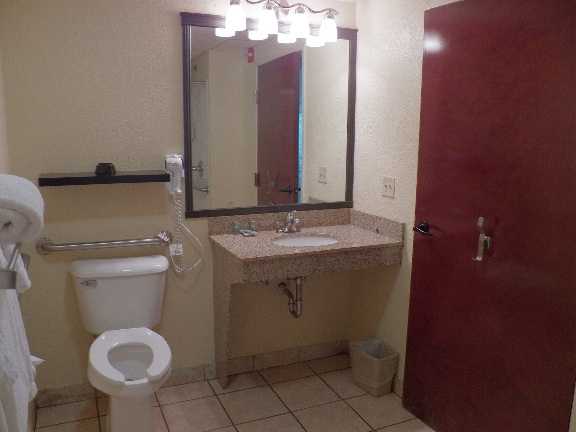غرفة قياسية بسرير كينج لذوي الإعاقة، Best Western Of Wise 6/7