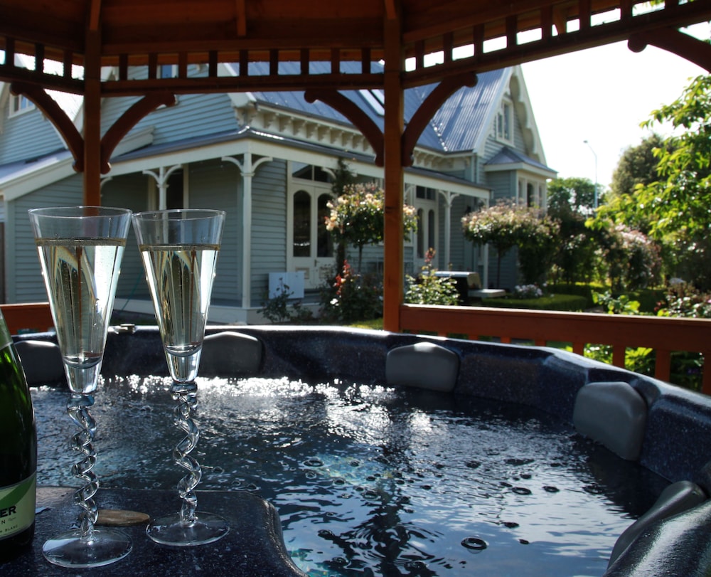 The Lilac Rose Boutique Bed and Breakfast 1/48