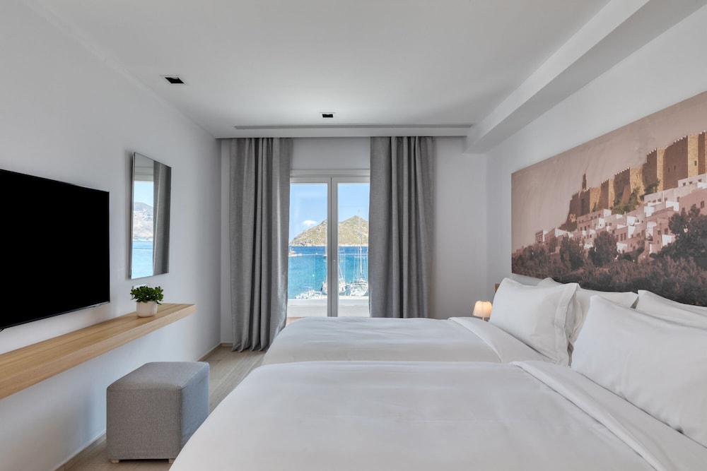 Patmos Aktis Suites And Spa 34/86