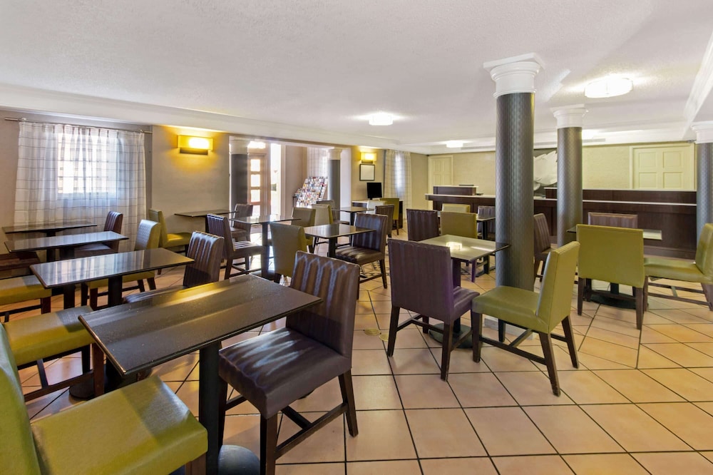 La Quinta Inn Santa Fe 36/45