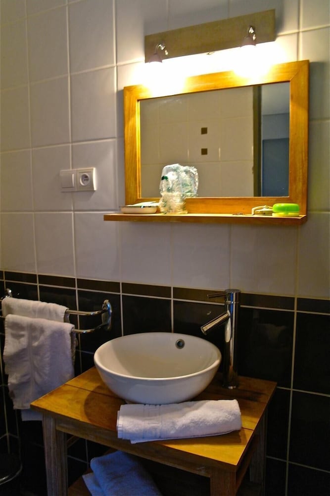 Hotel Le Grillon 23/25