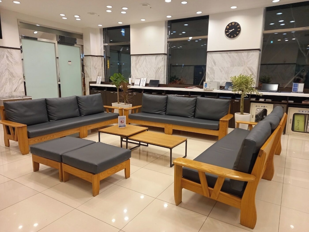 Toyoko Inn Busan Seomyeon 46/54
