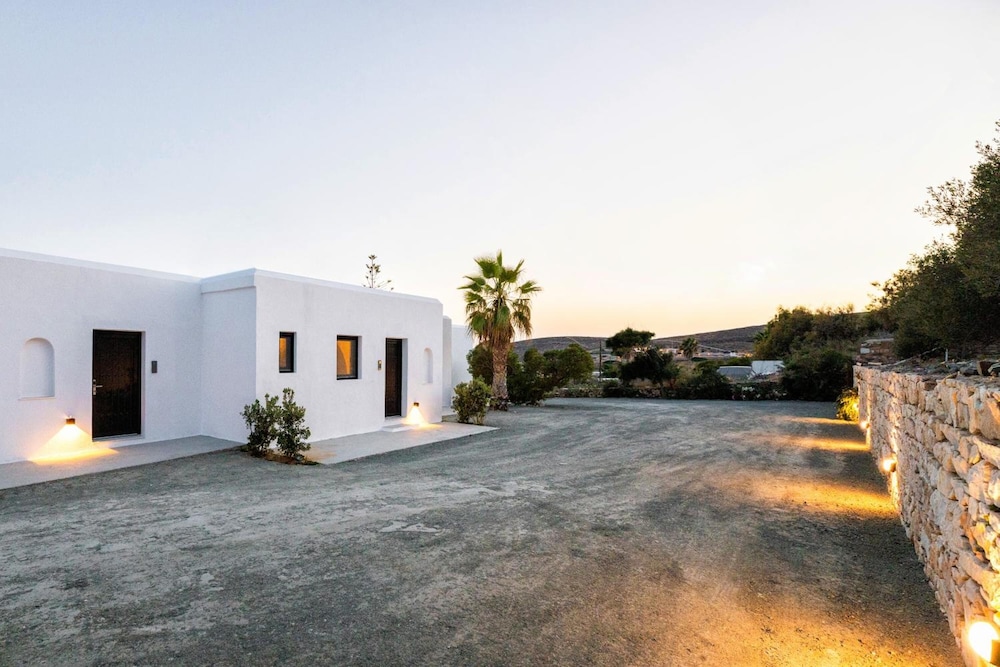 Omilos Beachfront House 40/59