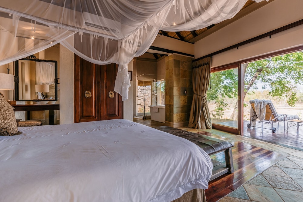Shumbalala Game Lodge 3/50