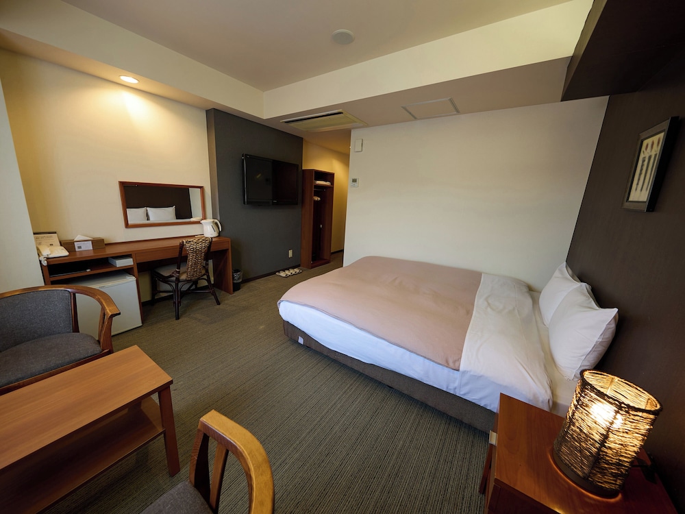 ROOM, DOUBLE BED