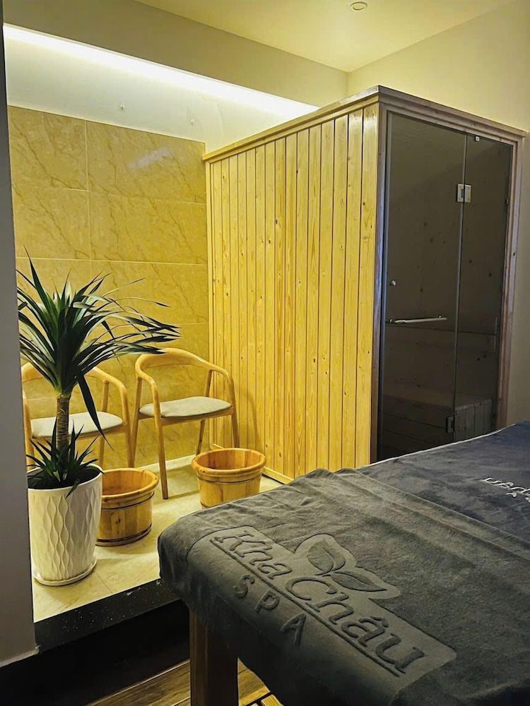 Nam Xuan Premium Hotel 46/68