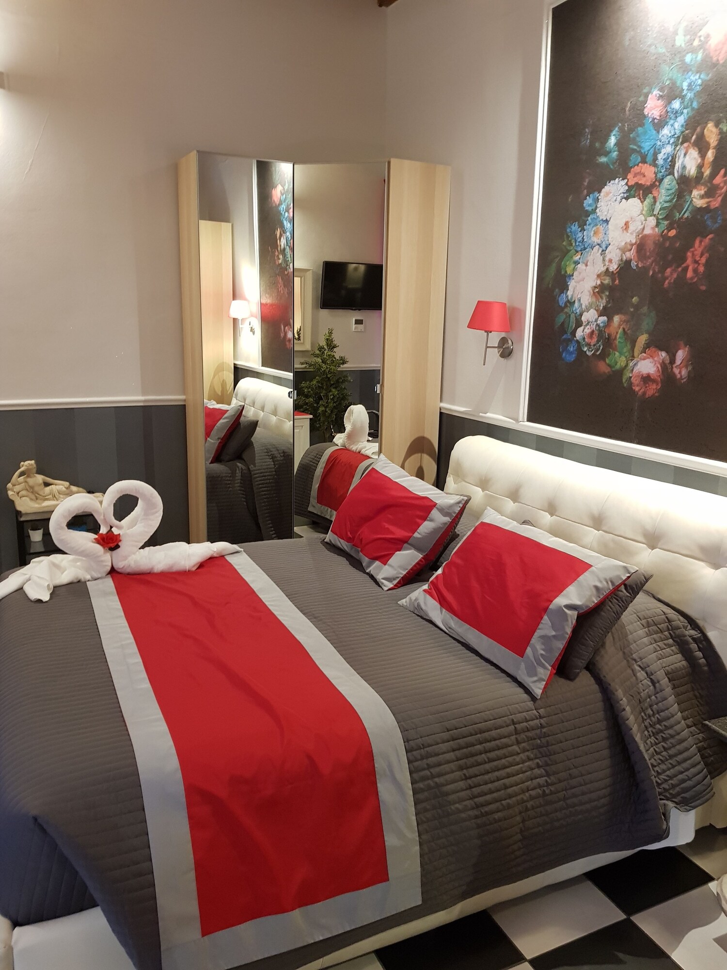 FAMILY SUITE, DOUBLE BED, SOFA