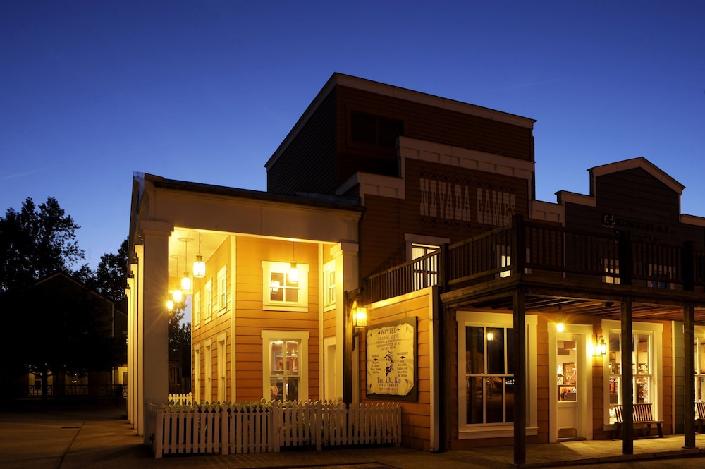 Disney S Hotel Cheyenne 1/46