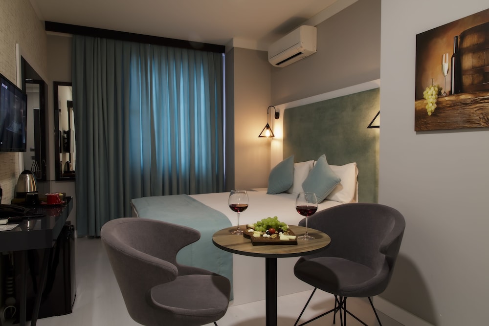 Des Suites Hotel 43/53