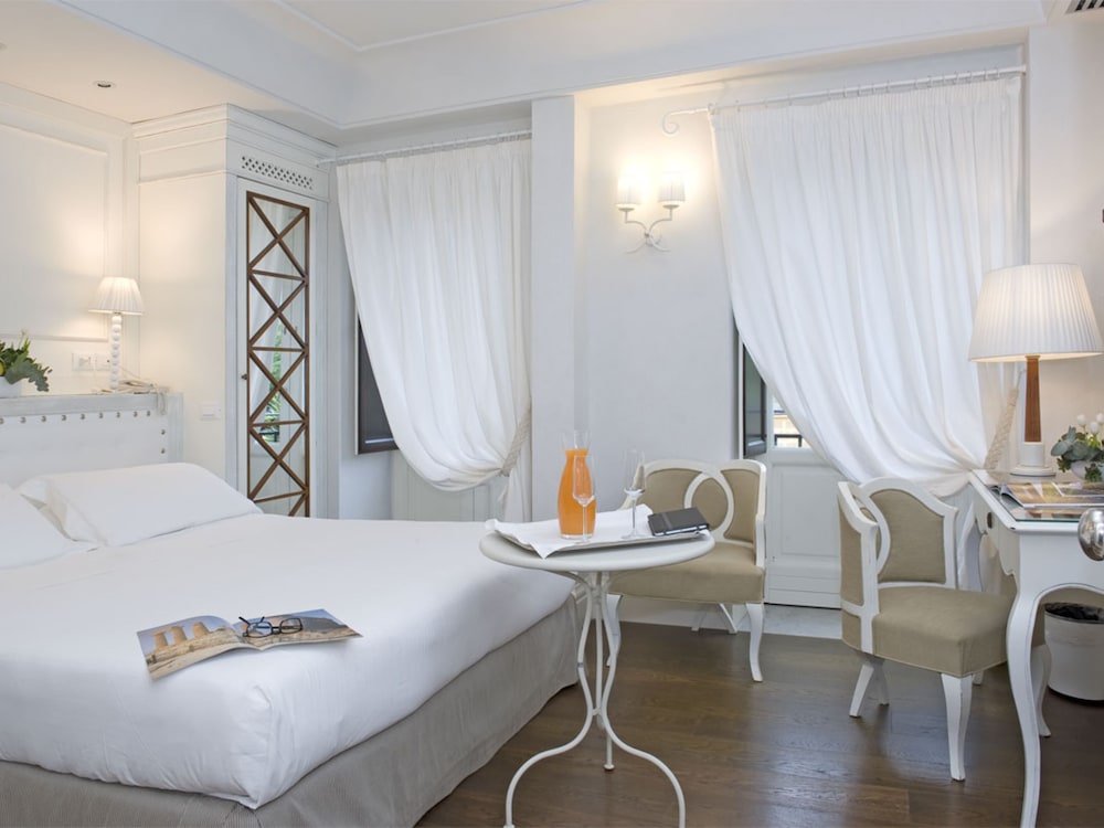 CLASSIC, QUEEN BED