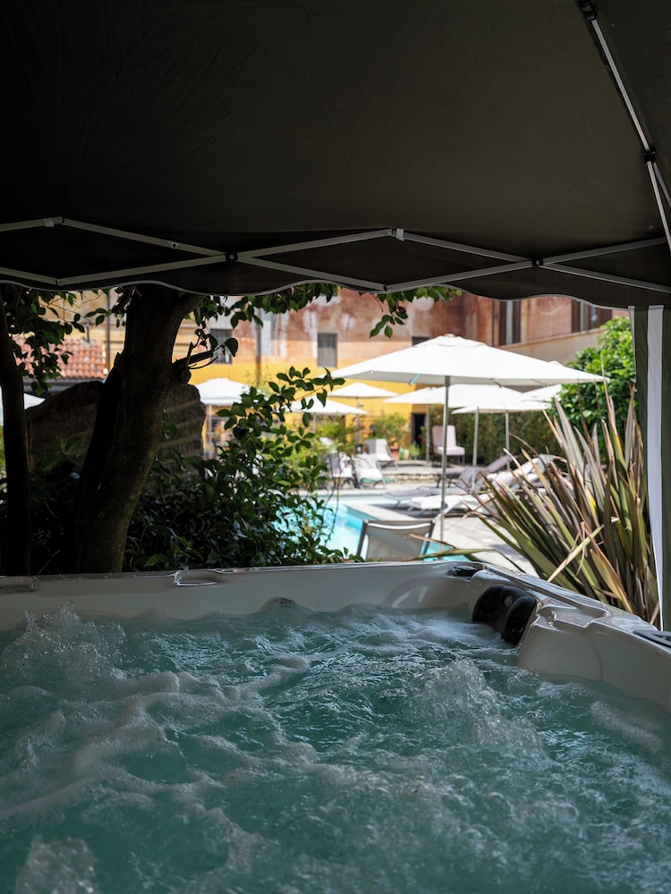 Hotel Tenimento Al Castello 20/50