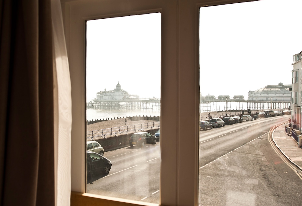 Shore View Hotel 45/49