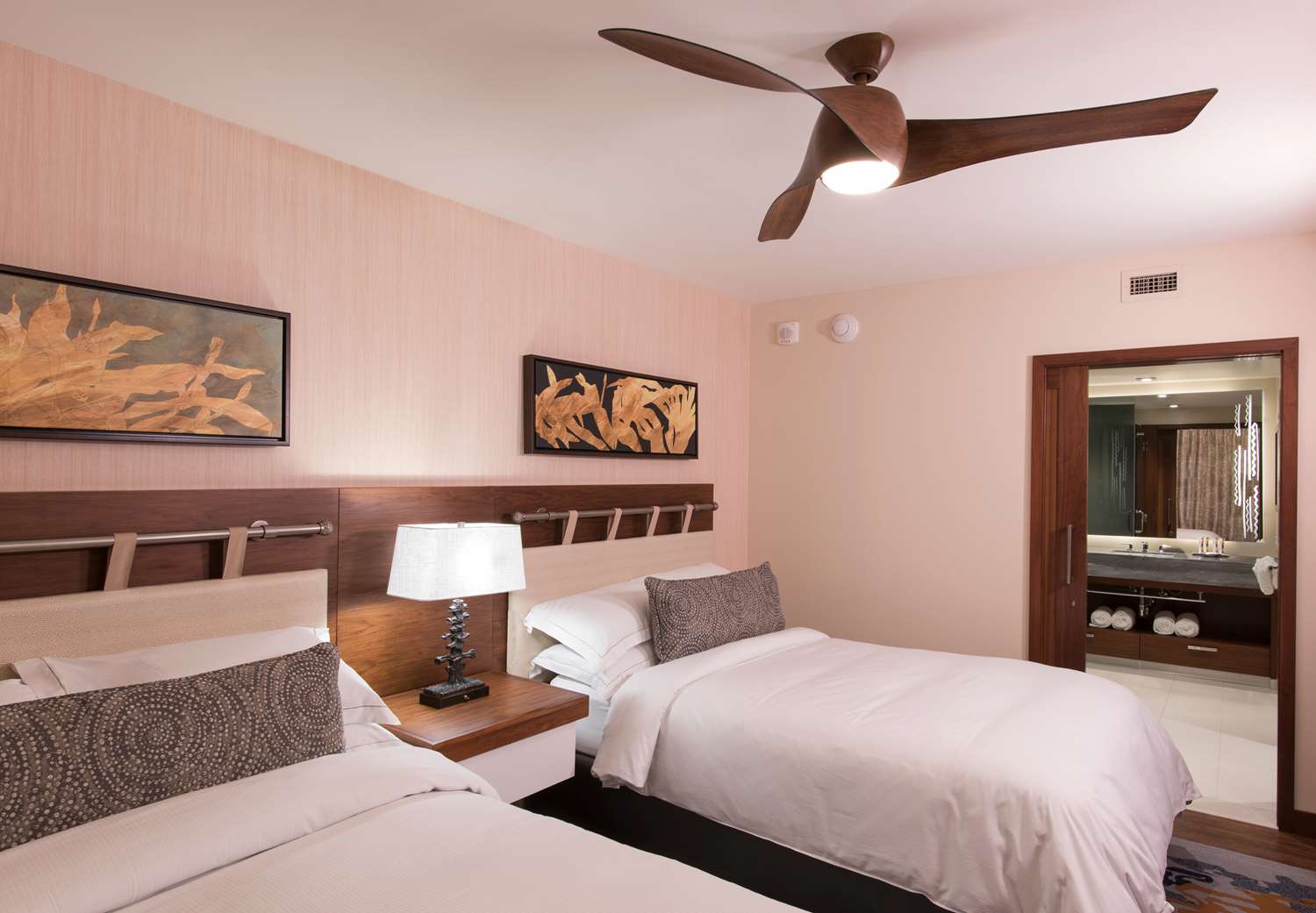 1 Bedroom, Suite, 2 Double Beds, Resort View
