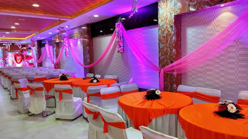 Hotel Karan Vilas 48/64