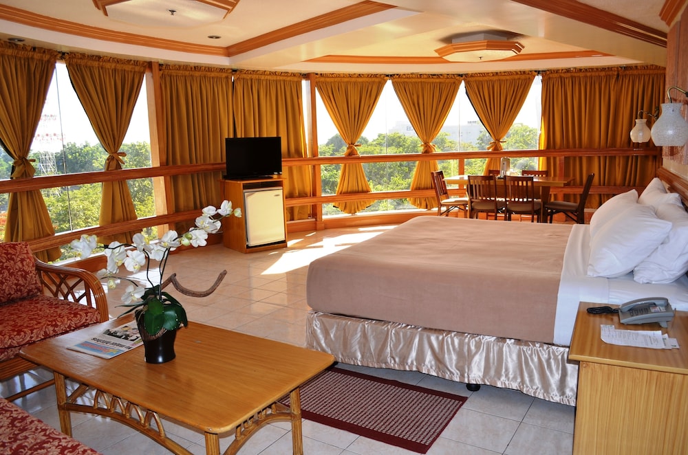 Elegant Circle Inn 33/71