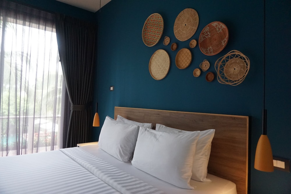 THE SIGNATURE PHUKET RESORT AND RESTAURANT 25/70
