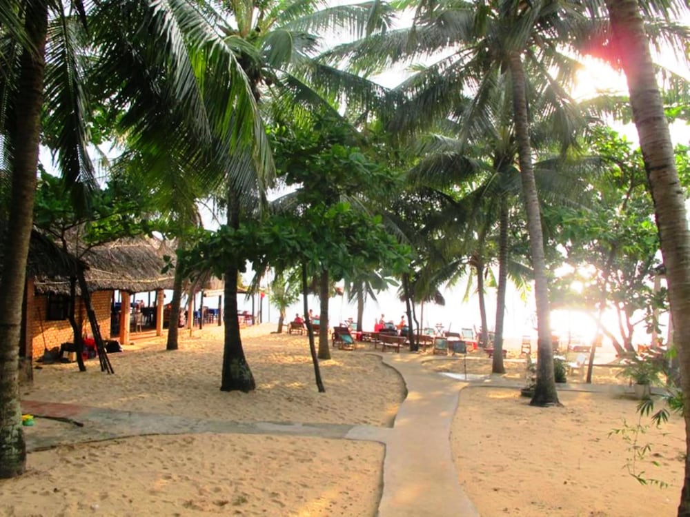 Nhat Lan Resort 38/42