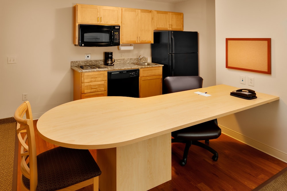 CANDLEWOOD SUITES HARRISBURG 60/76