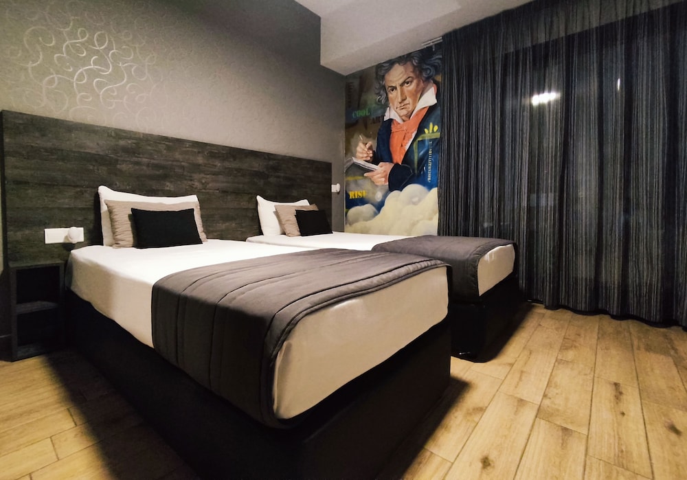 Rise Street Art Hotel 17/63