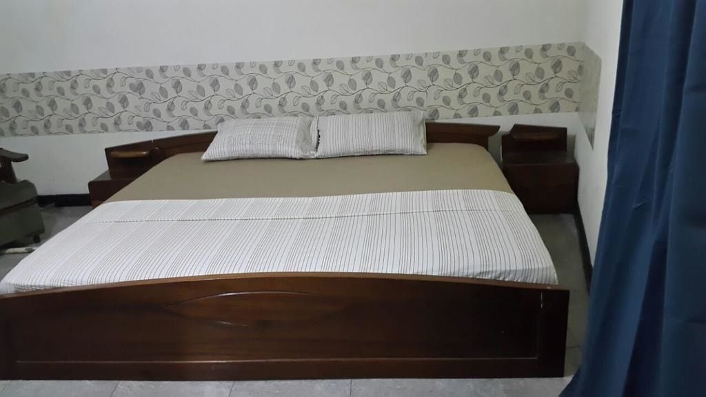 DELUXE, QUEEN BED