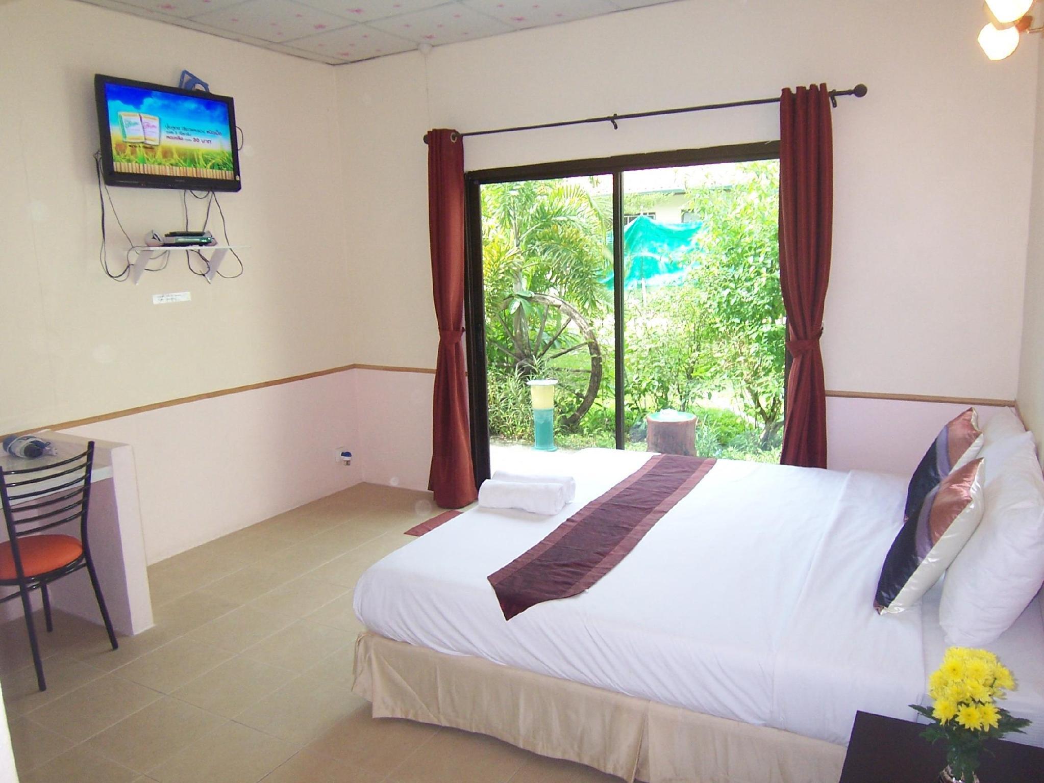 Suite, King Bed, with Fan