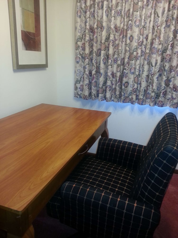 Harlan Inn and Suites By OYO Harlan 11/56
