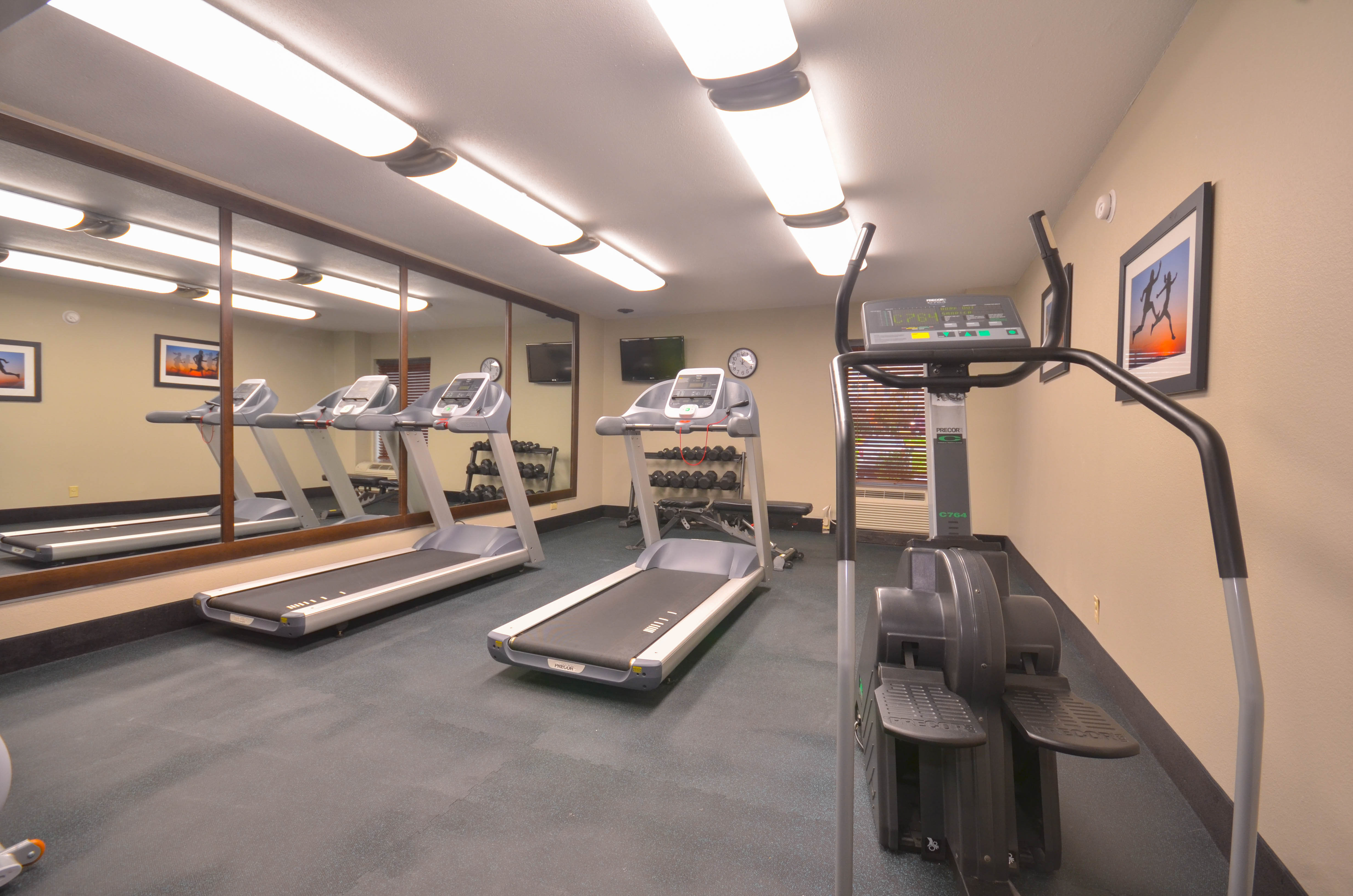 Holiday Inn Express Hotel And Suites Fayetteville Univ of Arkansas Area 19/30