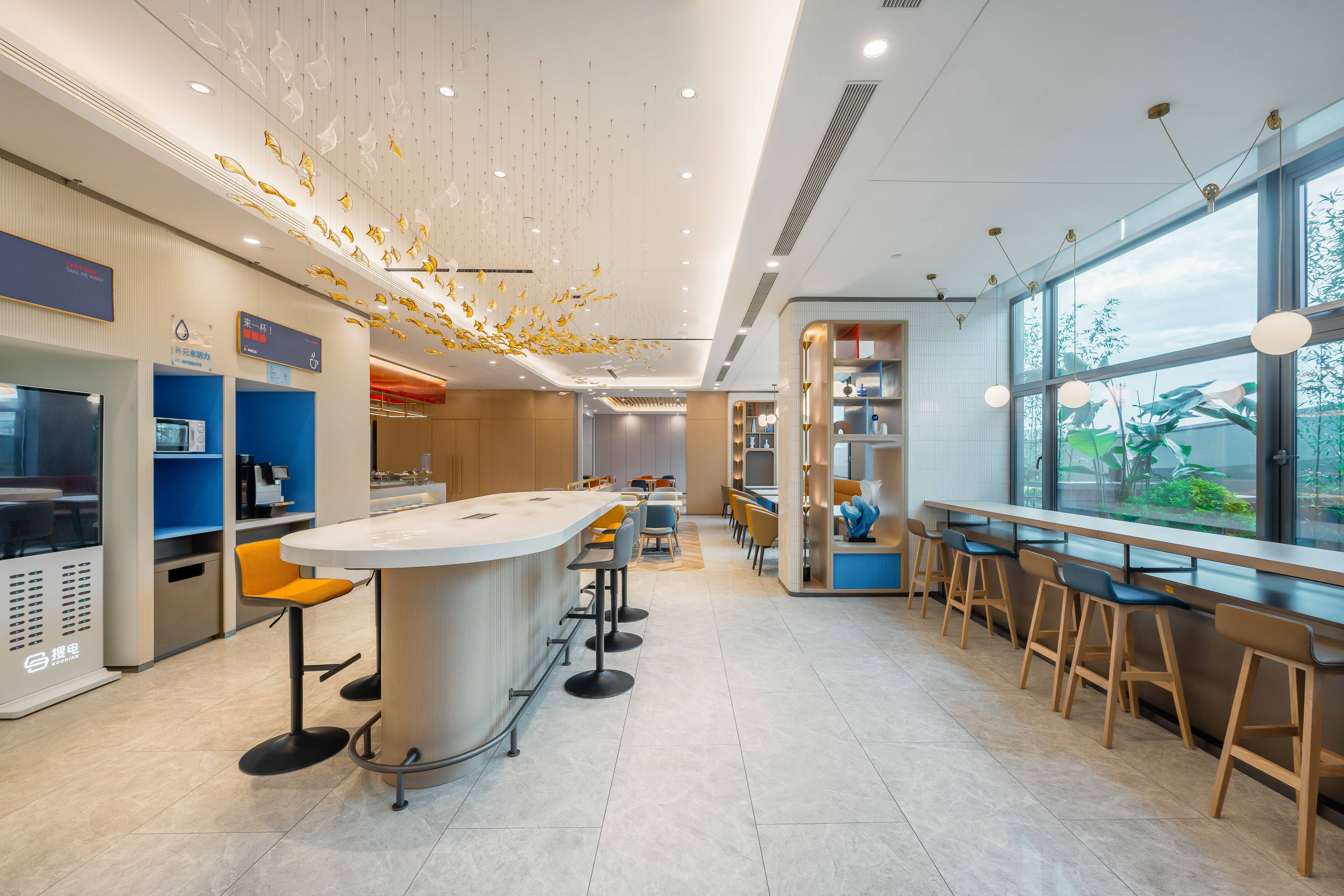 Holiday Inn Express Jiangmen East Station 37/51