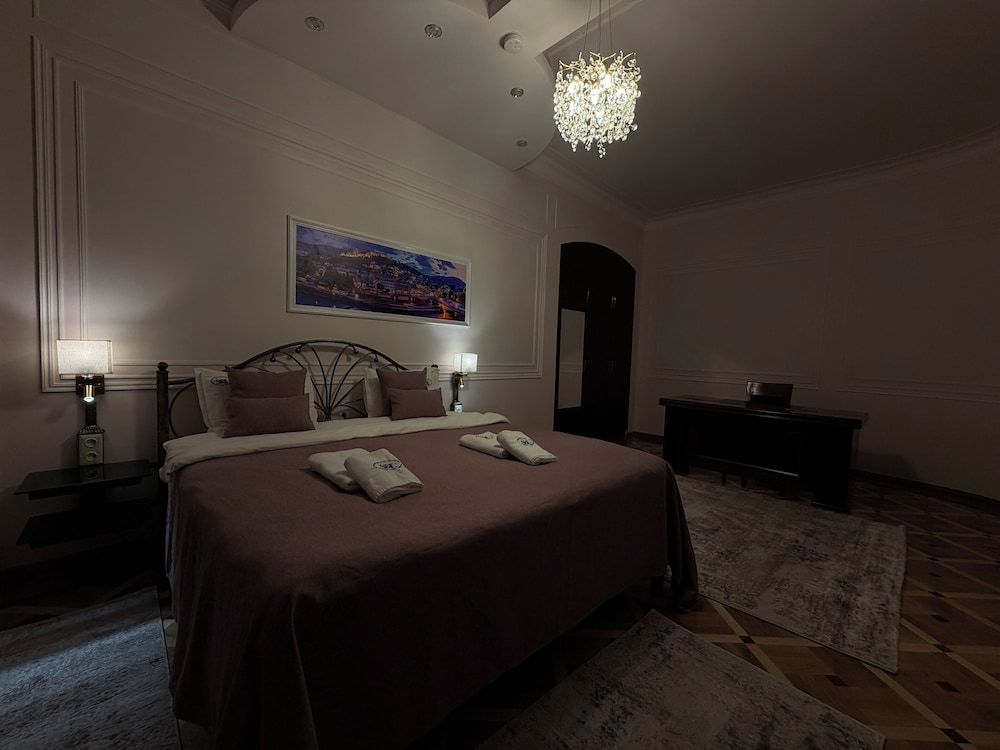 junior suite, jetted tub