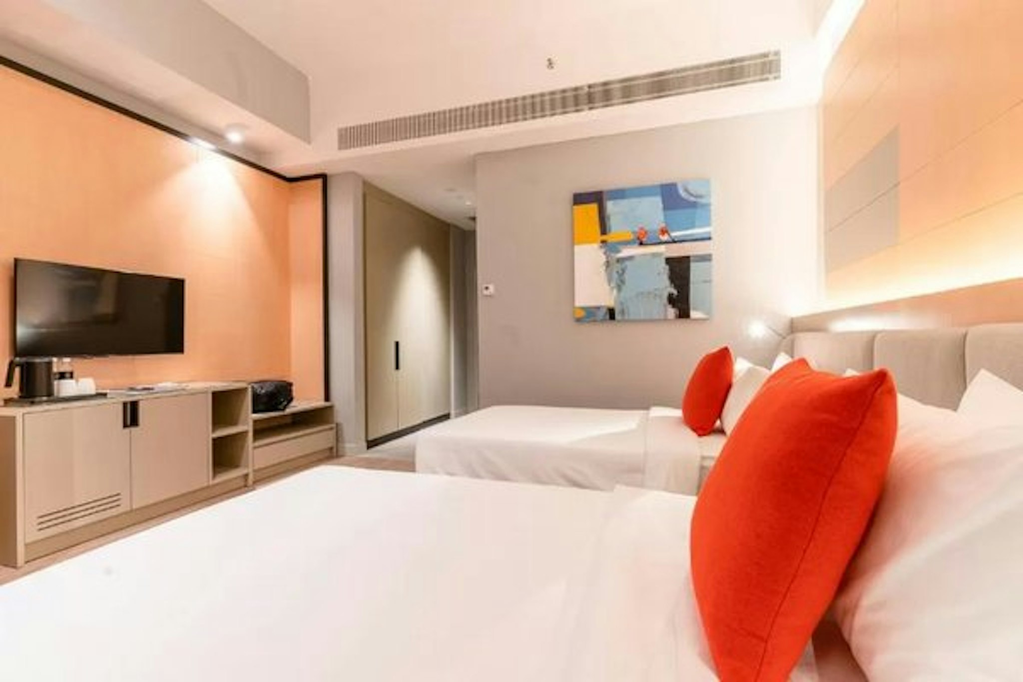 M World Hotel 5/40
