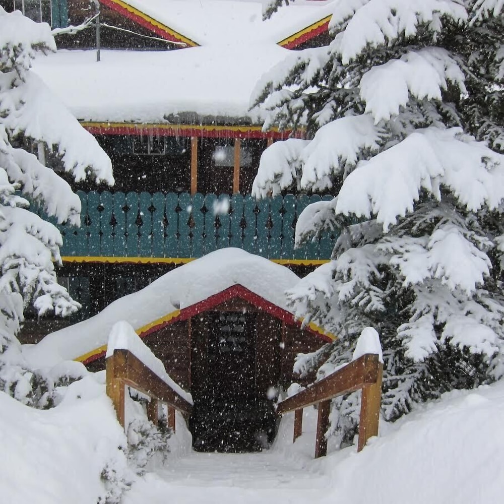 Chateau Apres Lodge 7/25