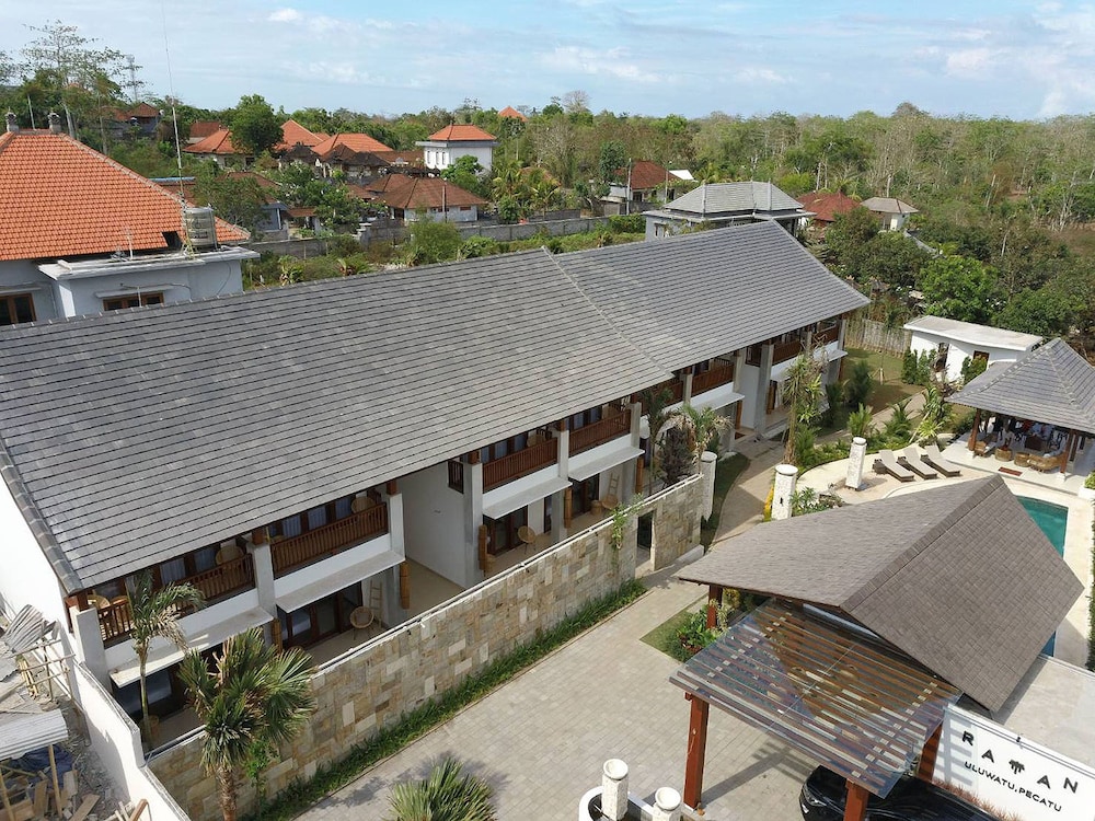 Ratan Hotel Uluwatu 3/50