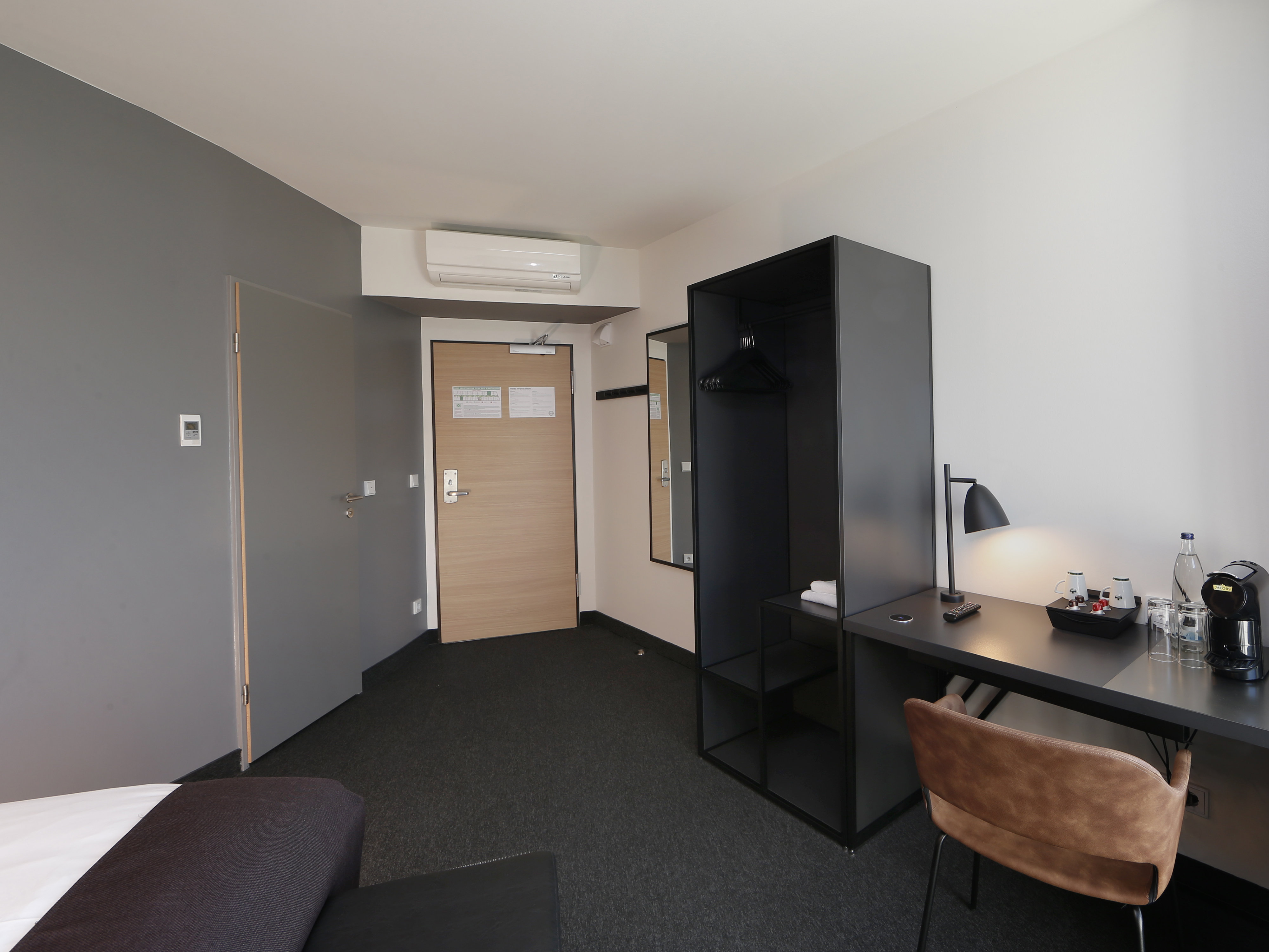 B&B Hotel Berlin Airport 22/31