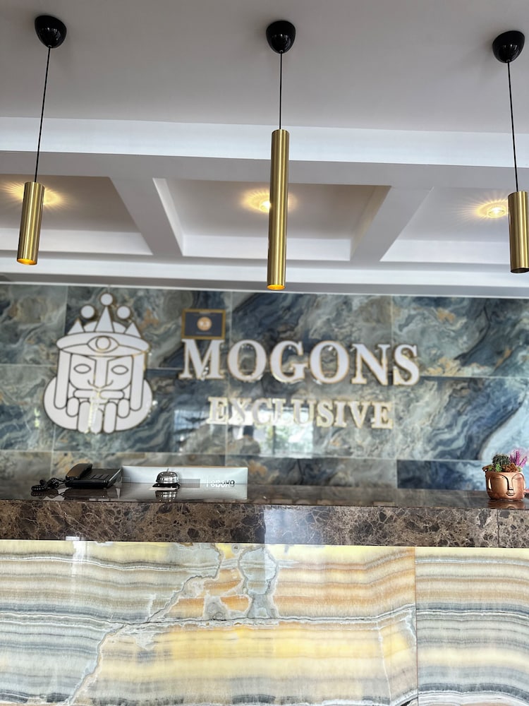 Mogons Exclusive 22/50