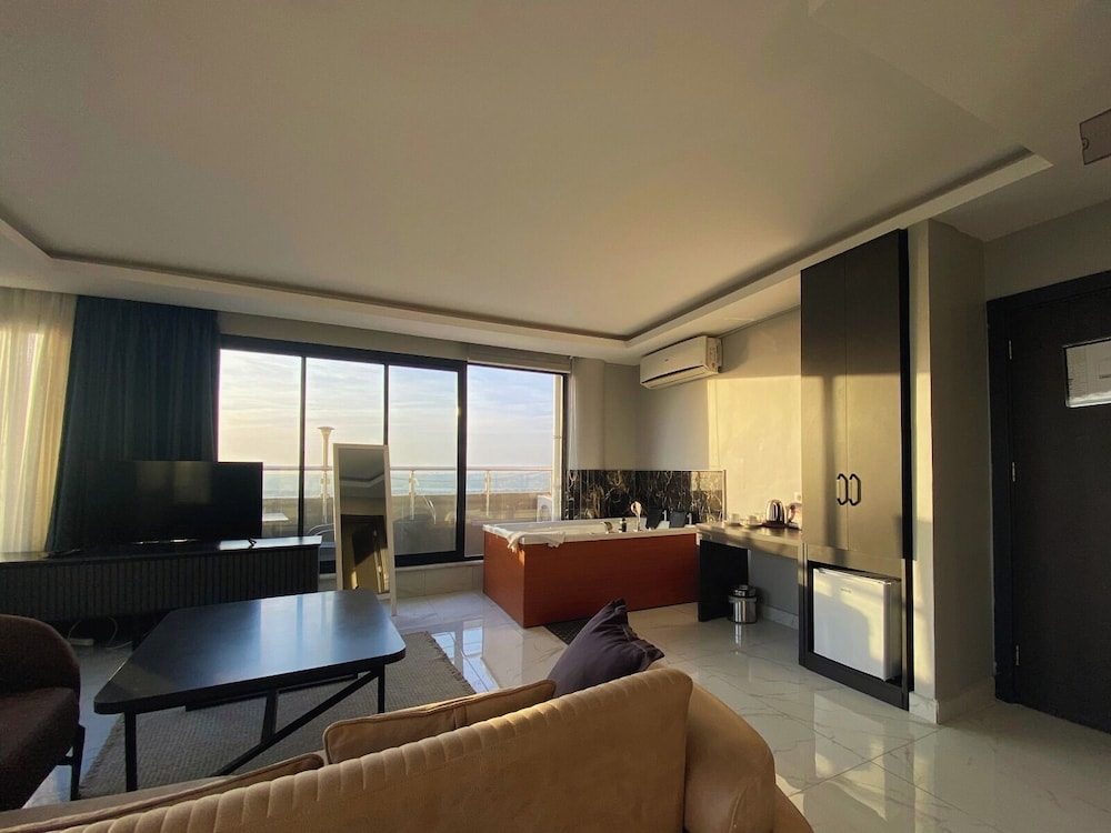 Elite Marmara Bosphorus Camlica 30/49