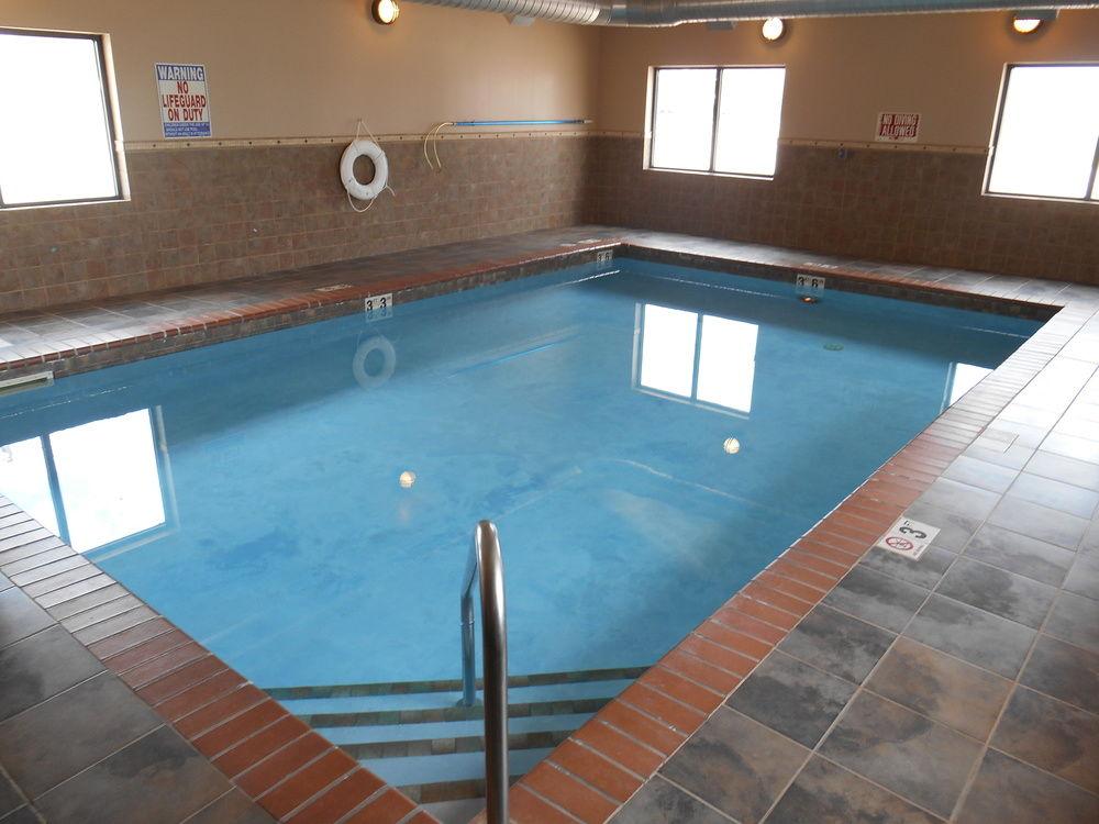 swimming pool spa
