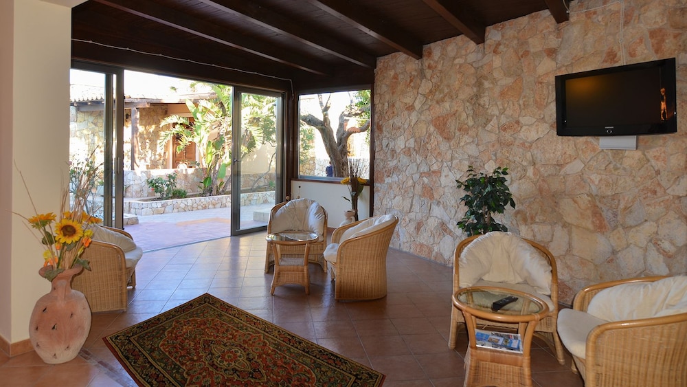 Oasis Hotel Residence and Resort 28/46