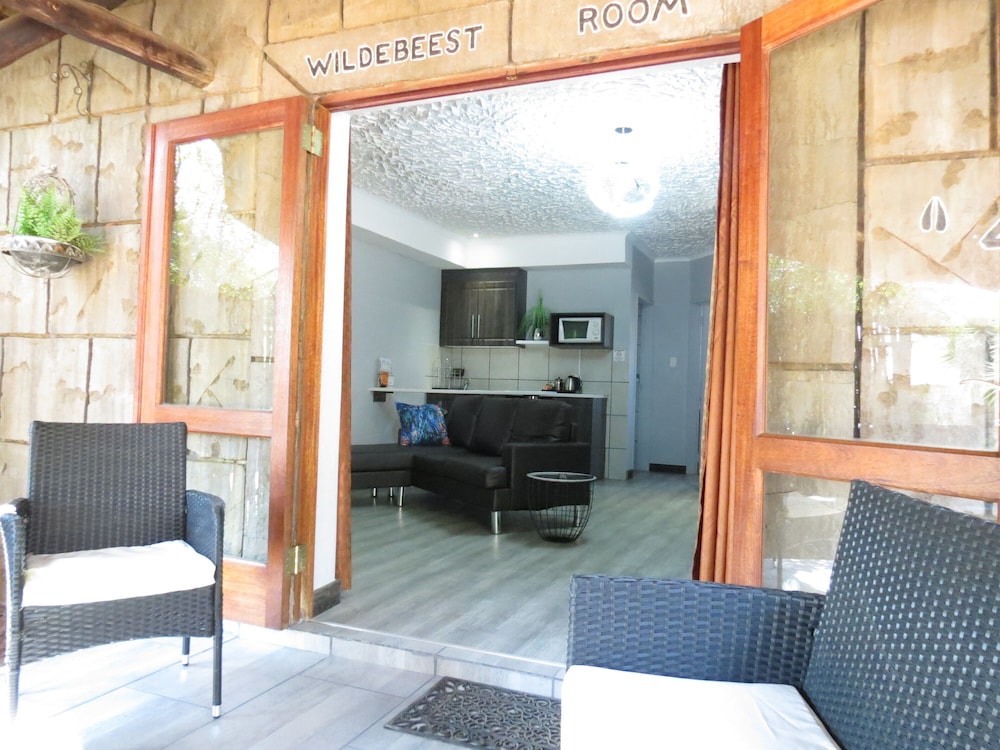 Bushmans Rock Country Lodge 50/50