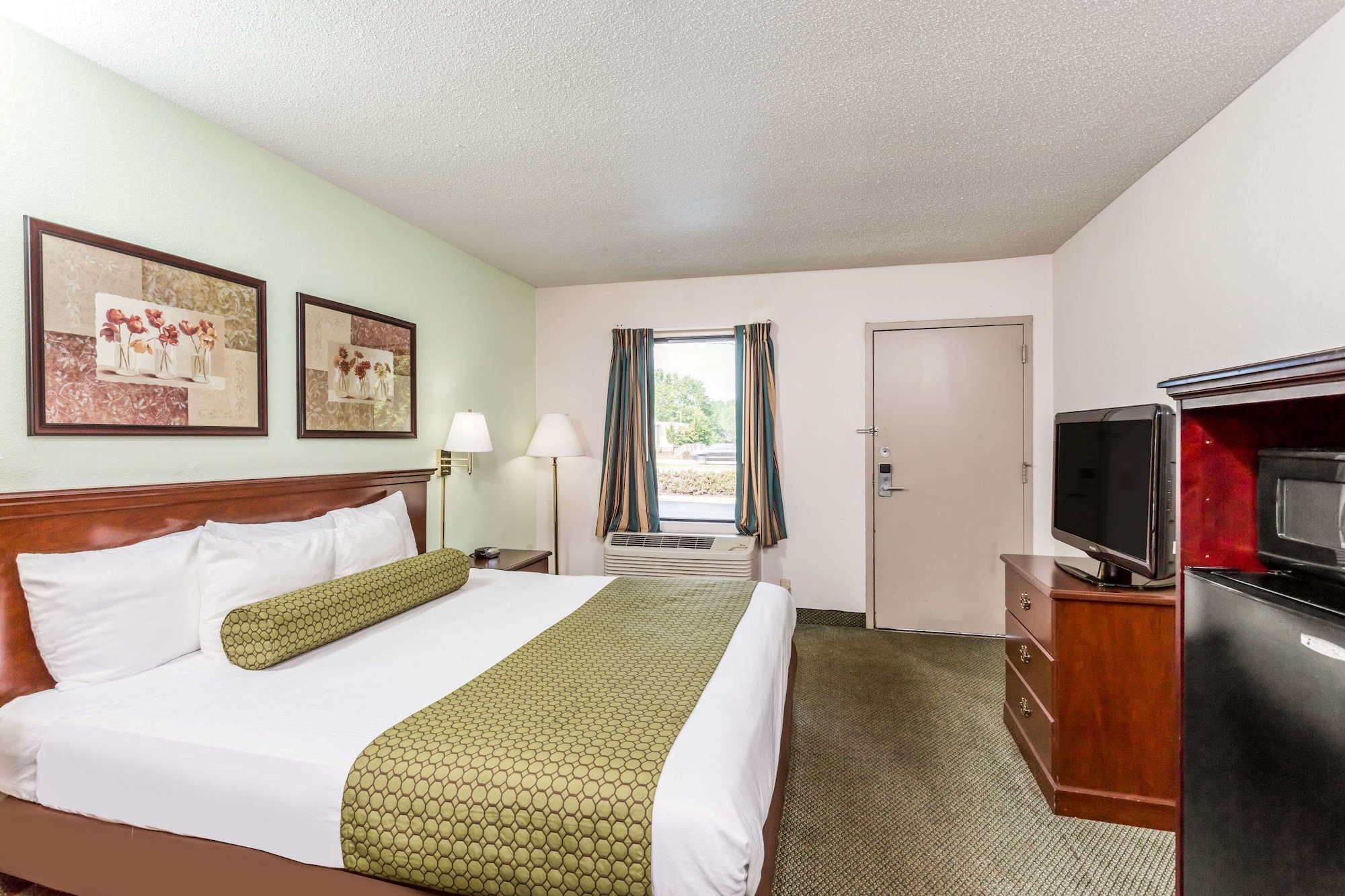 STANDARD, KING BED, ACCESSIBLE