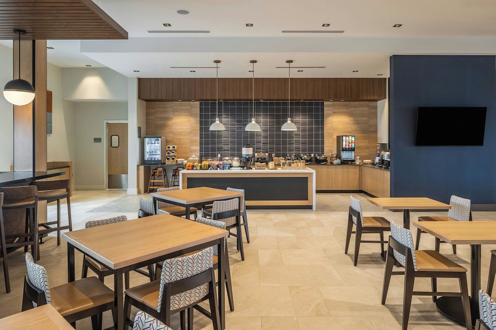 SpringHill Suites by Marriott Canfield 15/23