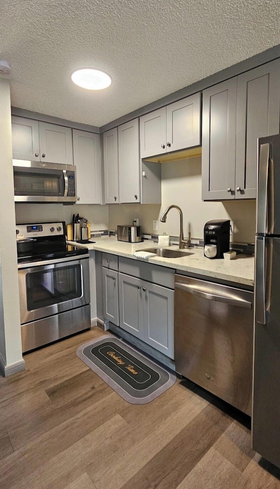 Interurban Suites Hotel, a Dazzler Select by Wyndham 9/69