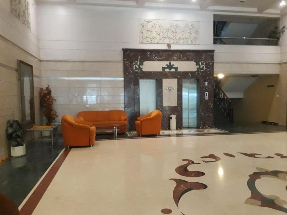 Hotel Samrat 7/40