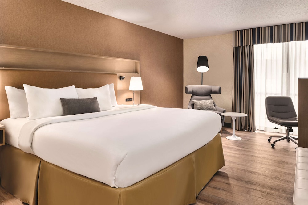 Urbana Hotel and Conference Center 8/35