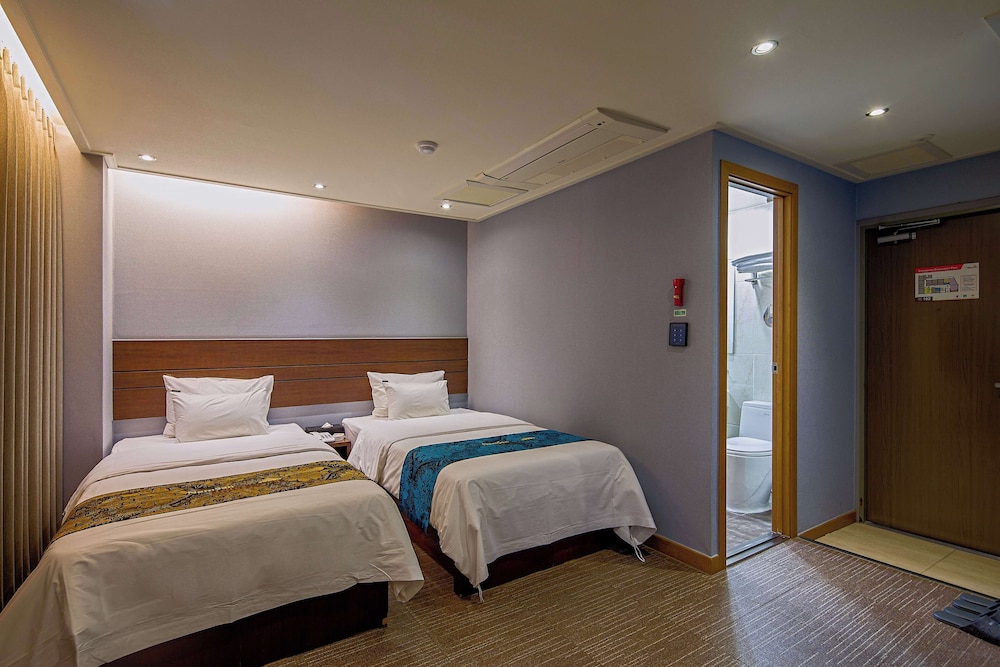 DELUXE, TWIN BEDS