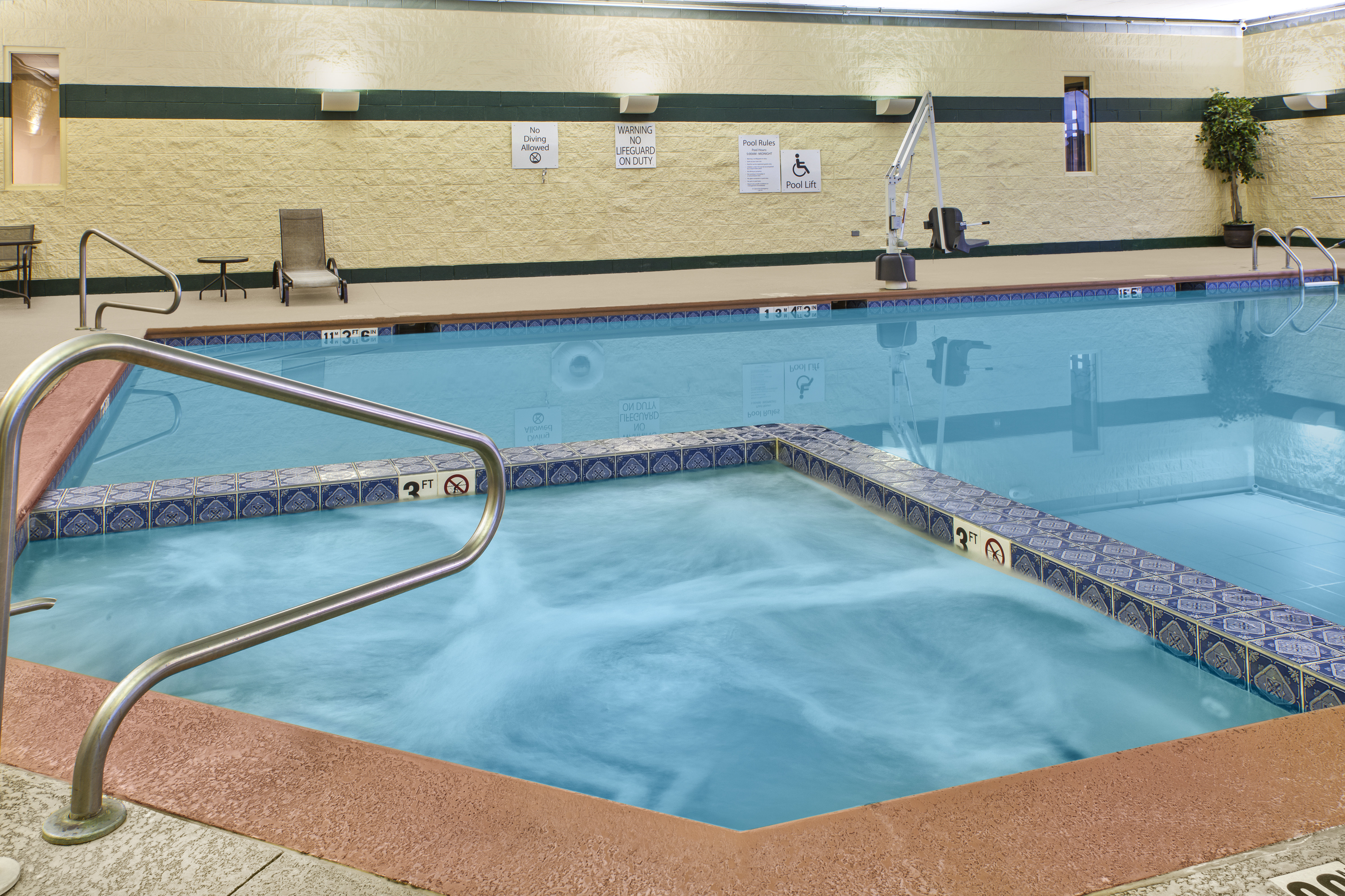 Holiday Inn Hotel Suites Bolingbrook 27/66