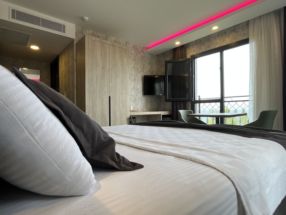 Avni Bey Otel 10/43